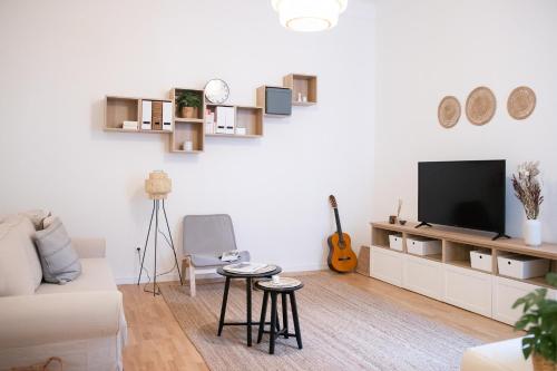 Scandi Custom 2-BDR Apartment, Budapešť