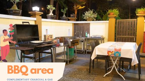 Spacious 5 Bedroom Holiday Home Perfect for Gatherings BBQs Rumah Holiday Big 5BR House for 20 Guests - Ideal for Family Celebrations 宽敞整栋别墅 5 间大房间 20人 家庭聚会 生日派对 烧烤聚会 photo 1