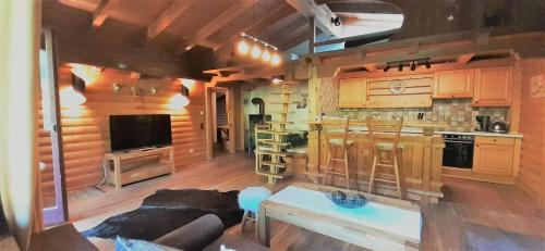 2 bedrooms, 4 beds
