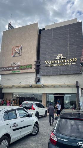 HOTEL VAHINI GRAND