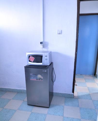 virtuve, Lux Suites Chief Engineer Apartment Mwingi in Mwingi