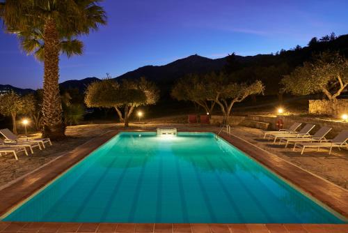 The Olive Grove Cottage with private swimming pool