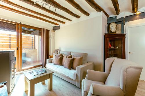 Apartamentos Vino Tinto y Restaurante Tomate Rosa