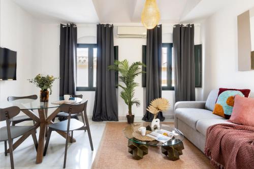 Suites Maestranza - Refinadores by Magno Apartments, Sevilla (Foto 5)