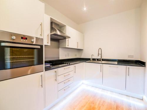Luxury One Bedroom Apartment near O2