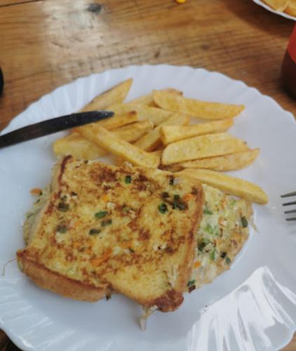 Restaurant, Unique Hotel and Lodge - Pleasure of Homely Stay - in Bandipur