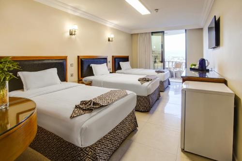 Dweik Hotel LUXURY 3 Room Type - Triple Room with Balcony