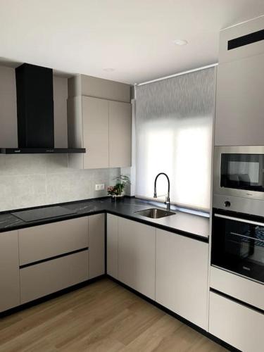 Soleada, amplia y renovada vivienda, Grenada (zdjęcie 8)