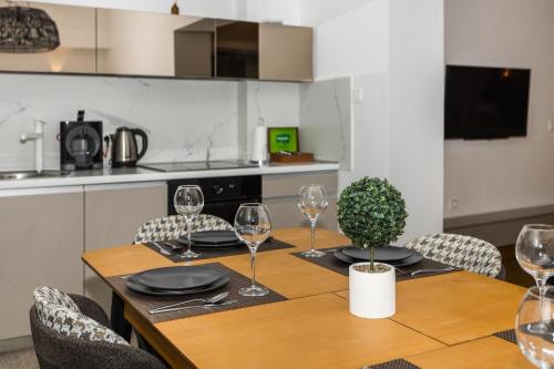 Art of Living Luxury suite one - main image