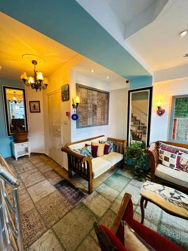 La Petite Maison hostel - image 4
