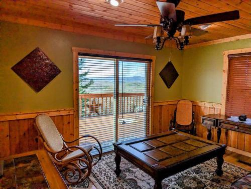 Alwar House: A mountain paradise in Piney Creek, USA