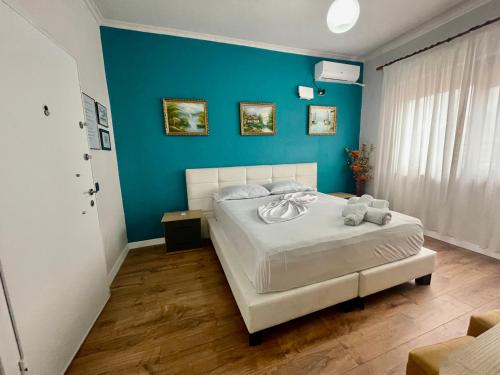 Central room private entry and bathroom, Tirana (photo 6)
