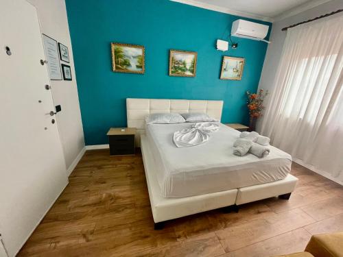 Central room private entry and bathroom, Tirana (photo 7)