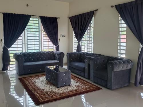 . Pro-Qaseh Room Stay , Darulaman Lake Home