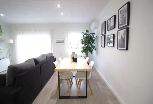 Nice new apartment only 30min to Barcelona center.