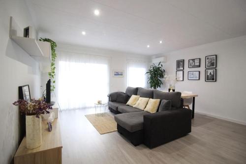 Nice new apartment only 30min to Barcelona center.