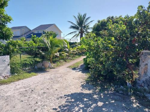 Private Guest House 2 bedrooms & 2 baths near Grace Bay Beach & Long Bay Beach.