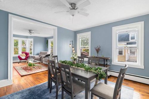 Modern Updated Townhouse nearby Brown & Hope st. in Providence, USA