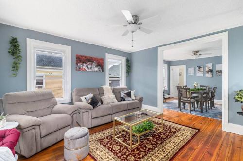 Modern Updated Townhouse nearby Brown & Hope st. in Providence, USA