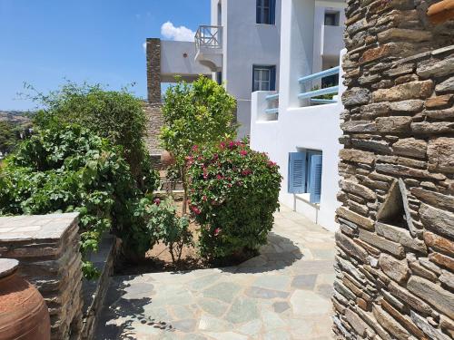 Karaoulanis Apartments, Andros (photo 10)