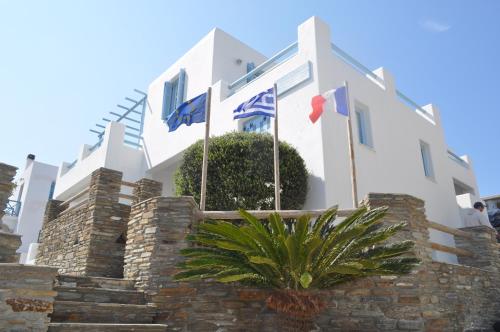 Karaoulanis Apartments - Andros Chora