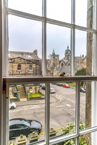 The Stirling Townhouse - image 3