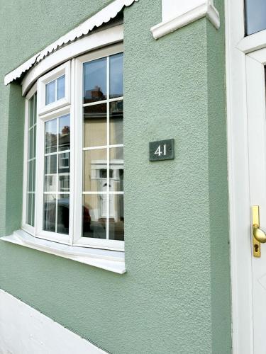 Little Sage House Newly Refurbished with Garden - Hot Tub - Sleeps 6