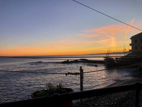 Alrededores, La Bruna sul mare in Genoa Waterfront