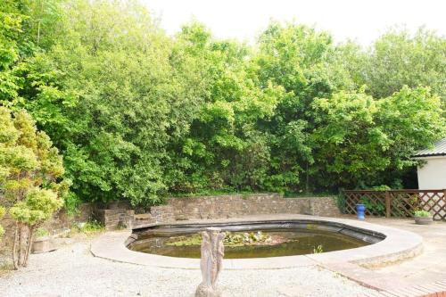 Spacious North Devon villa with beautiful garden