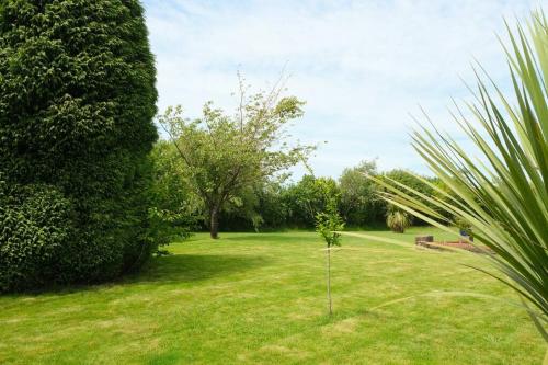 Spacious North Devon villa with beautiful garden