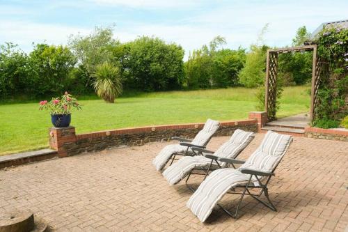 Spacious North Devon villa with beautiful garden