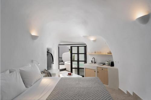 Nisó Cave Suites Room Type - Double Room with Spa Bath
