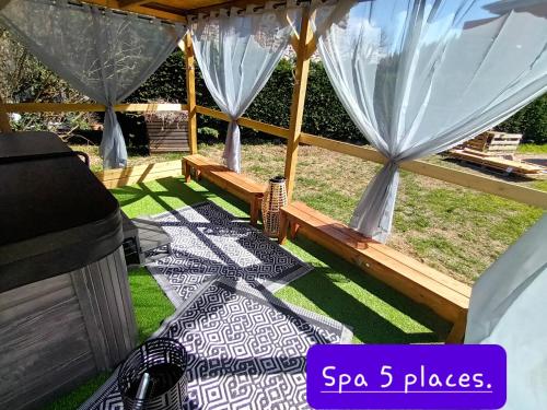 ทัศนียภาพ, Le Miraillet, chambre hôte (Le Miraillet, chambre hote) in ลาญอล