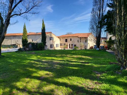 B&B Mareuil - Au Clos Des Dély - Chambre d Hôtes Référence - Bed and Breakfast Mareuil