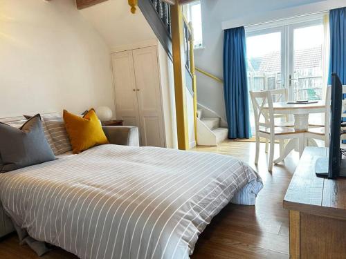 Beautiful cottage in March Beautiful cottage in March