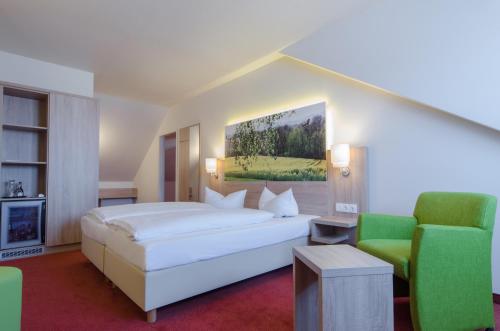 Garden Hotel - image 9