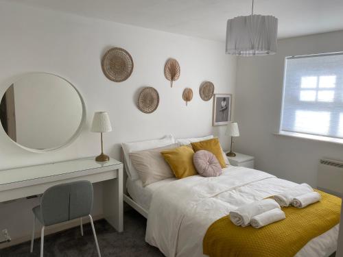 Marine Viewing 2 bedrooms flat, Manchester