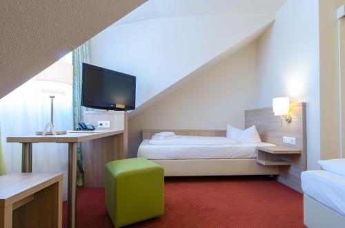 Garden Hotel - main image