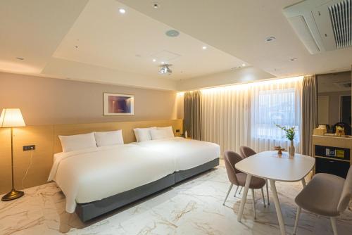 room detail thumbnail 0