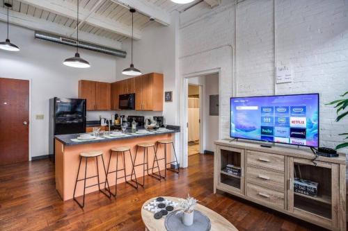 NY Style Centric Loft w/ KingBed in Rochester, USA