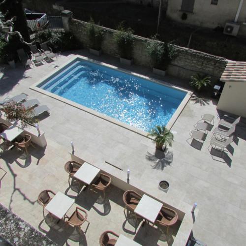 HOTEL LE CASTELET DES ALPILLES