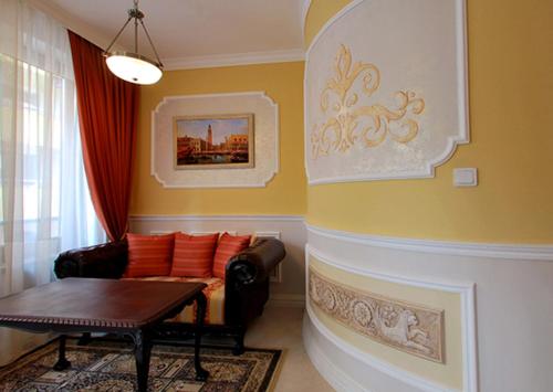 Venice Apartments - image 7