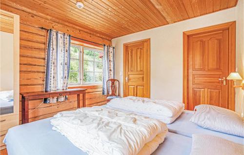 10 Bedroom Amazing Home In len