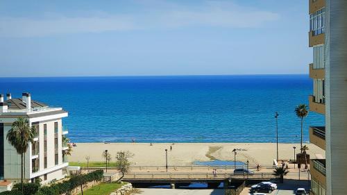 Fuengirola- air conditioned & wifi beach and town centre apartment -  Fuengirola