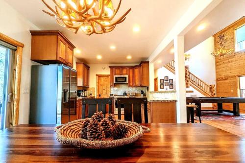 Bel Air of Big Bear - Fun & Tech & Massive Cabin Bel Air of Big Bear - Fun & Tech & Massive Cabin