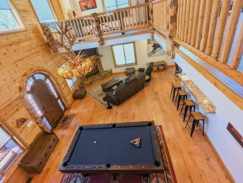 Bel Air of Big Bear - Fun & Tech & Massive Cabin Bel Air of Big Bear - Fun & Tech & Massive Cabin