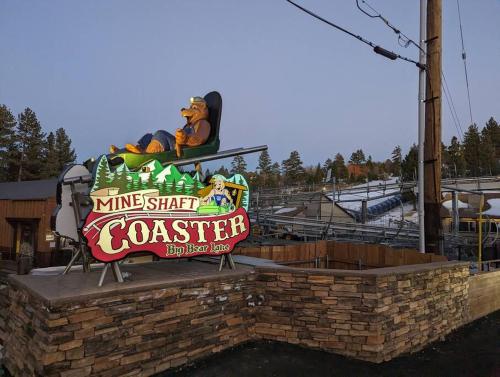 Bel Air of Big Bear - Fun & Tech & Massive Cabin Bel Air of Big Bear - Fun & Tech & Massive Cabin