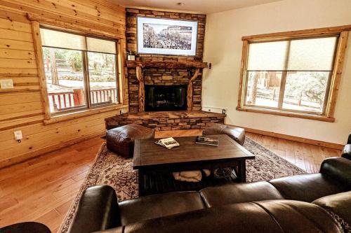 Bel Air of Big Bear - Fun & Tech & Massive Cabin Bel Air of Big Bear - Fun & Tech & Massive Cabin