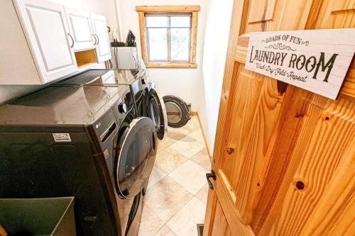 Bel Air of Big Bear - Fun & Tech & Massive Cabin Bel Air of Big Bear - Fun & Tech & Massive Cabin