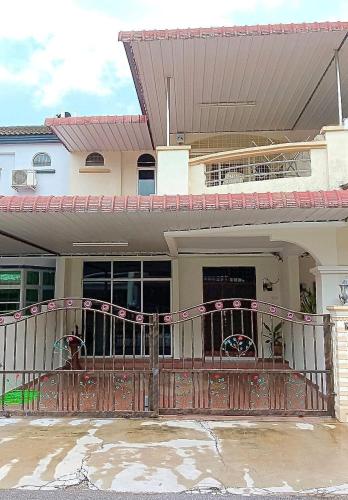 HELLO HOMESTAY — other in 25 Lorong Sintar Indah 12, Nibung Tebal Malaysia, 14300